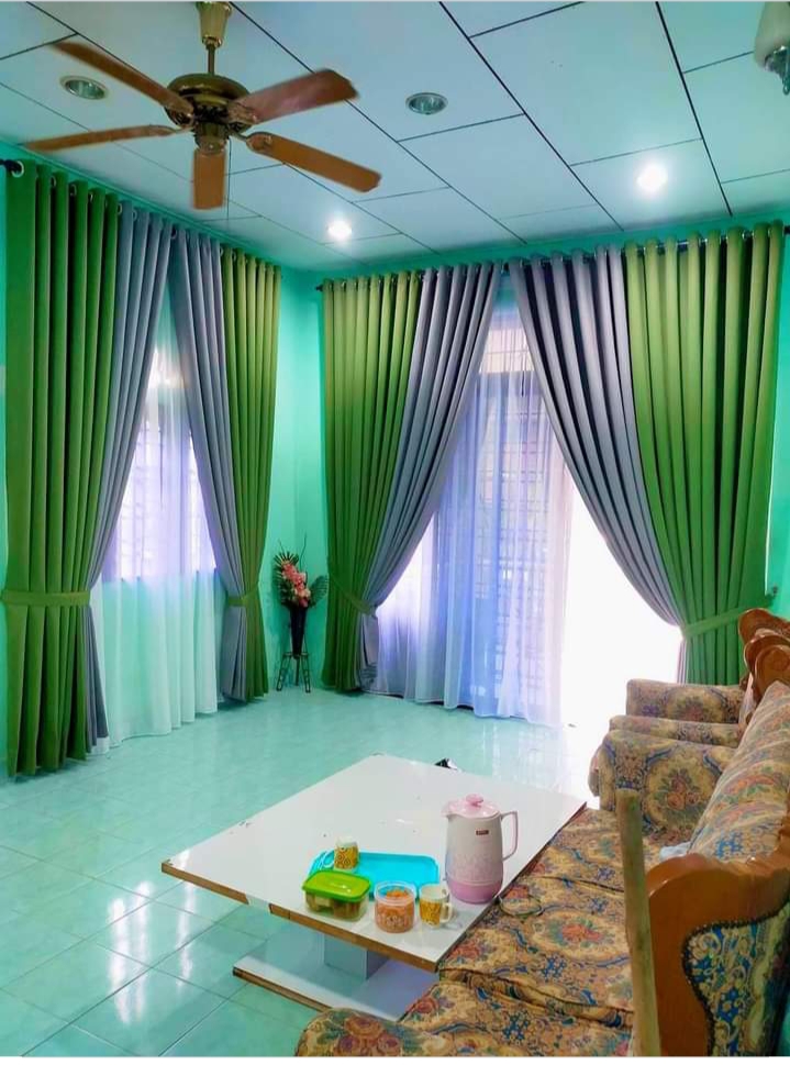 Elegant floral pattern curtains - Gallery Image 1
