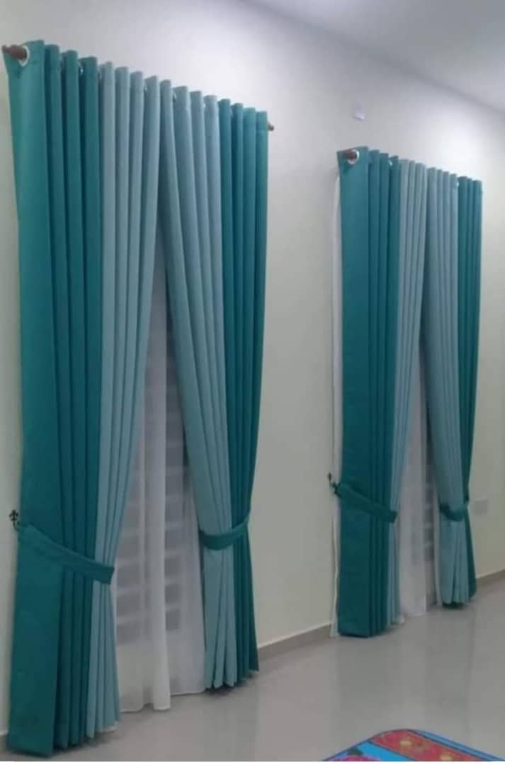 Traditional damask curtains - Gallery Image 6